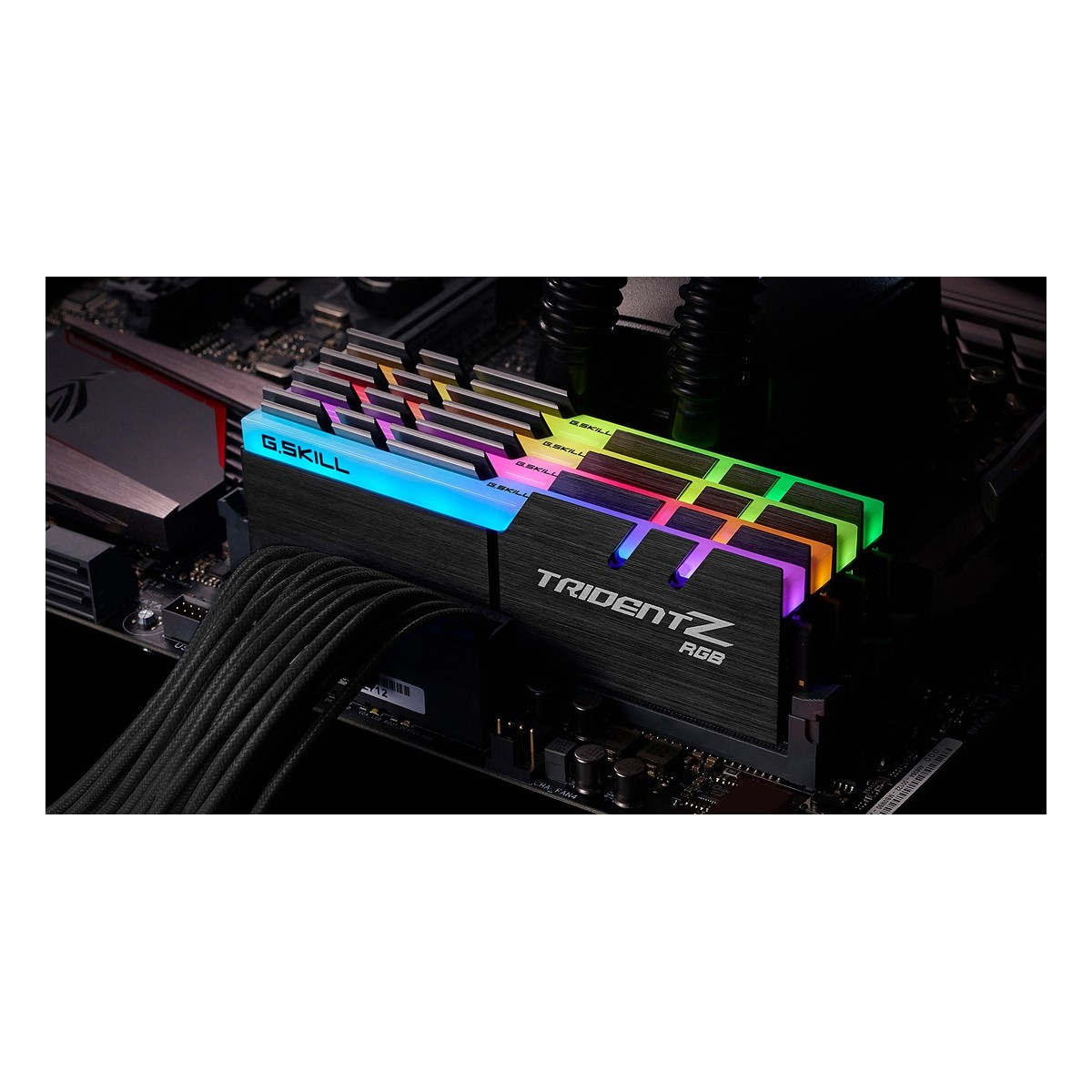 G.Skill Trident Z RGB F4-4000C18Q-32GTZRB - 32 GB - 4 x 8 GB - DDR4 - 4000 MHz - 288-pin DIMM