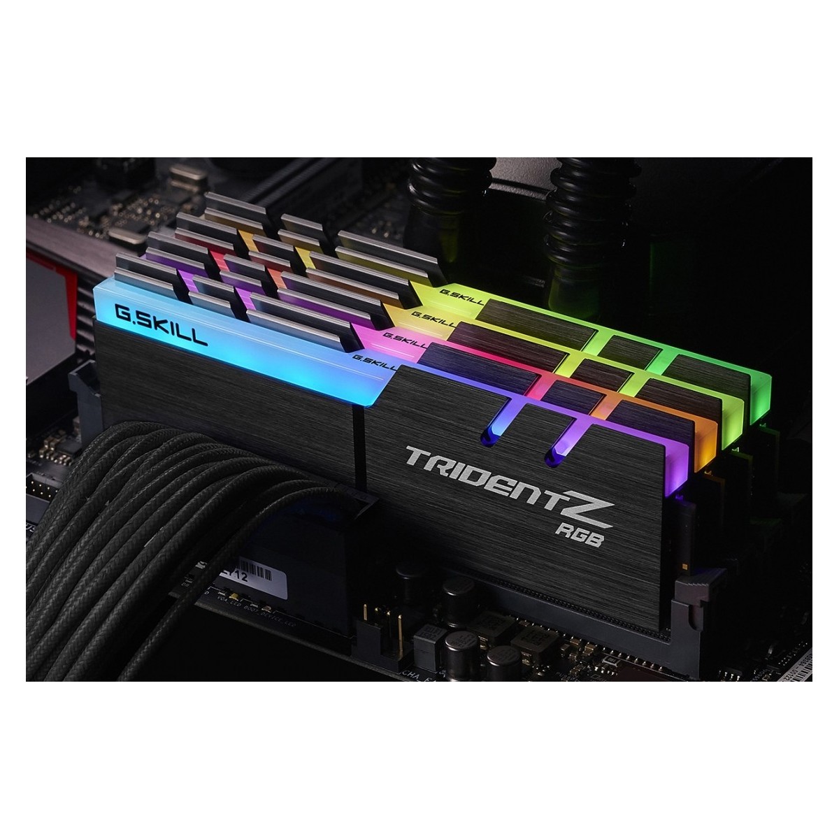 G.Skill Trident Z RGB F4-3200C16Q-32GTZR - 32 GB - 4 x 8 GB - DDR4 - 3200 MHz - Black